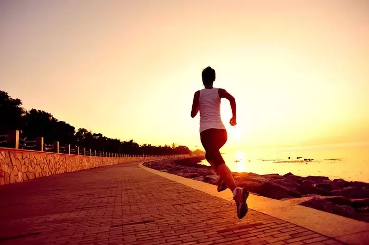 Un jogging matinal d'une demi-heure pour une perte de poids efficace
