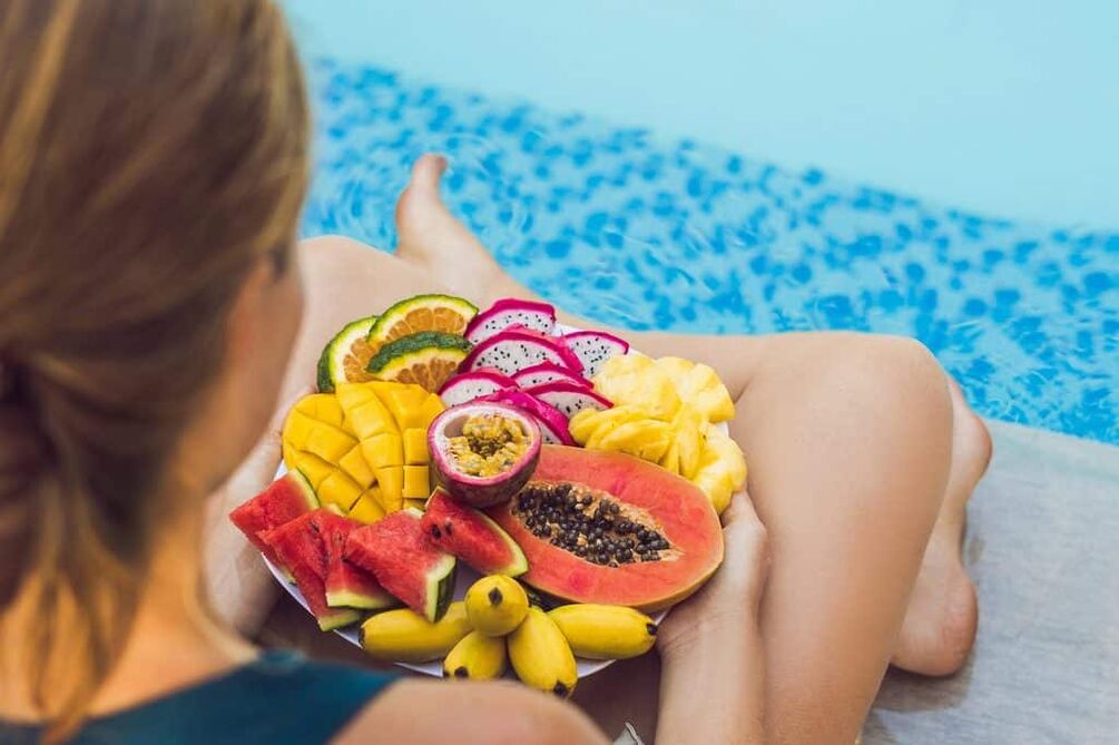 Si vous ne vous sentez pas bien pendant un régime, vous devriez manger des fruits. 